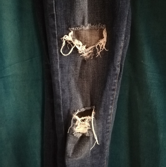 Pretty Perfect Ripped Blue Jeans - Picture 3 of 4